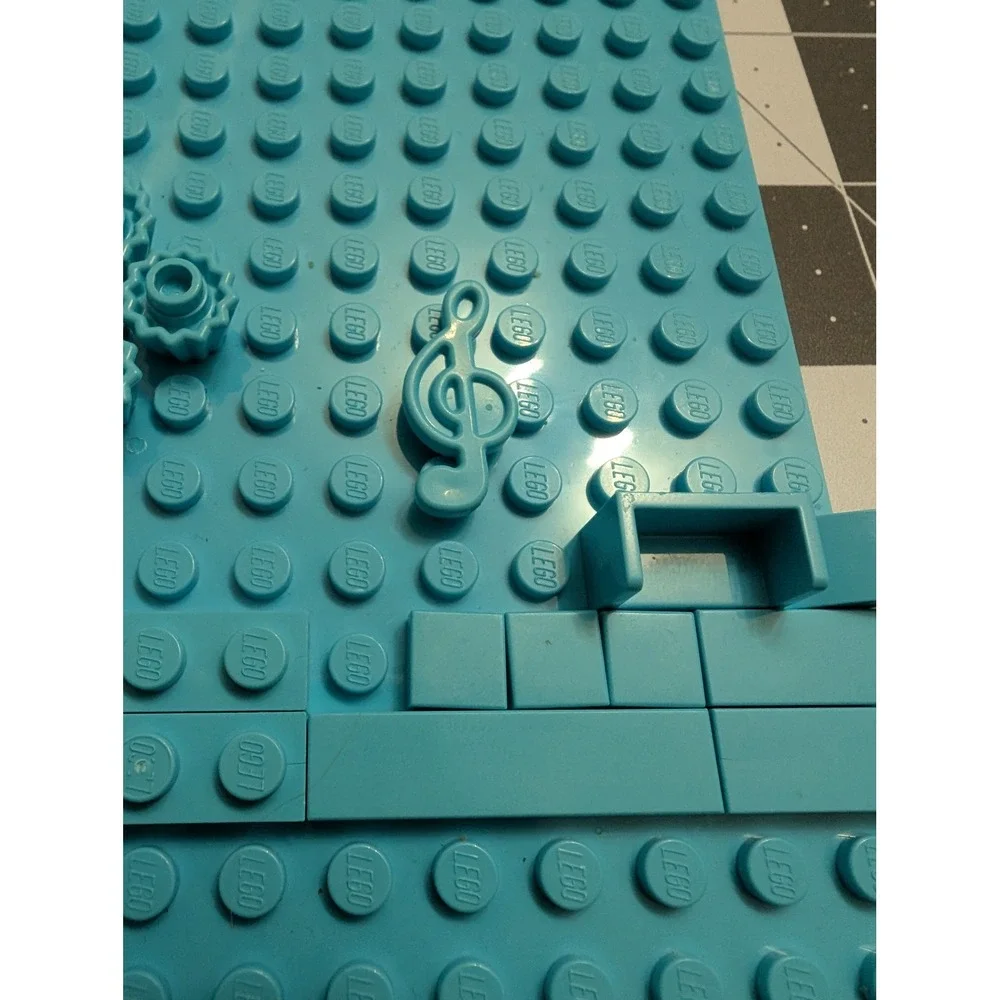 Lego Turquoise Blue Plate‎ music notes flower base 25 pieces misc replacement